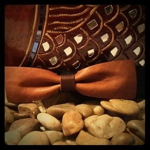 Handmade genuine leather bow tie